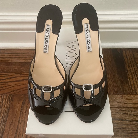 Luciano Padovan Patent Black Sandals - Picture 4 of 7